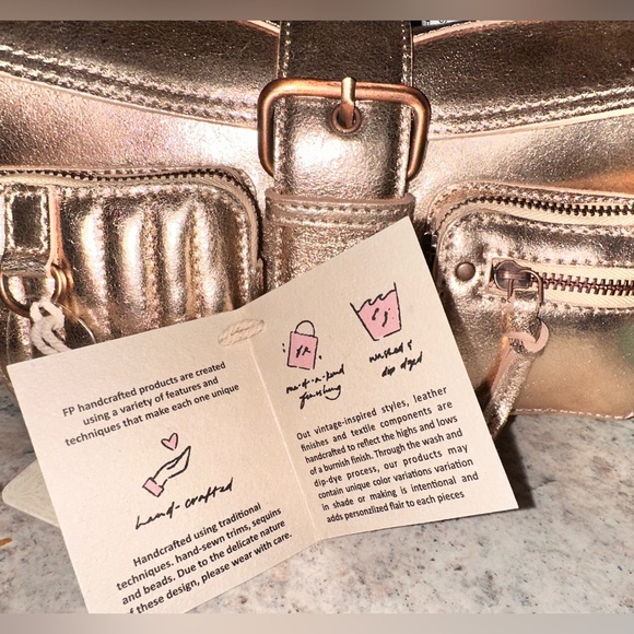 Free People Metallic Gold Leather Buckled Shoulder Crossbody Bag NWT 🔖 - Picture 6 of 9